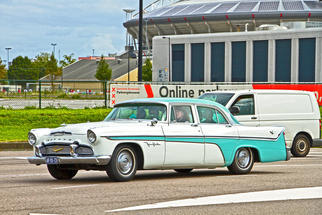  Four-Door 轿车 II 1955-1956